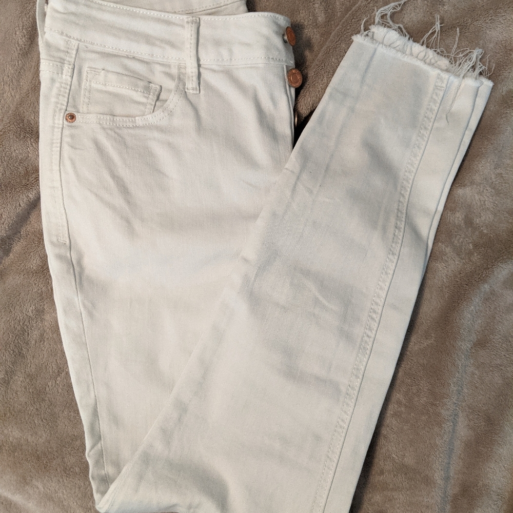 Button fly white Old Navy jeans